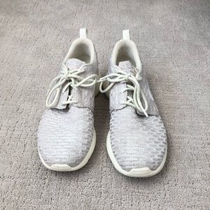 Nike Roshe Flyknit - white sneaker